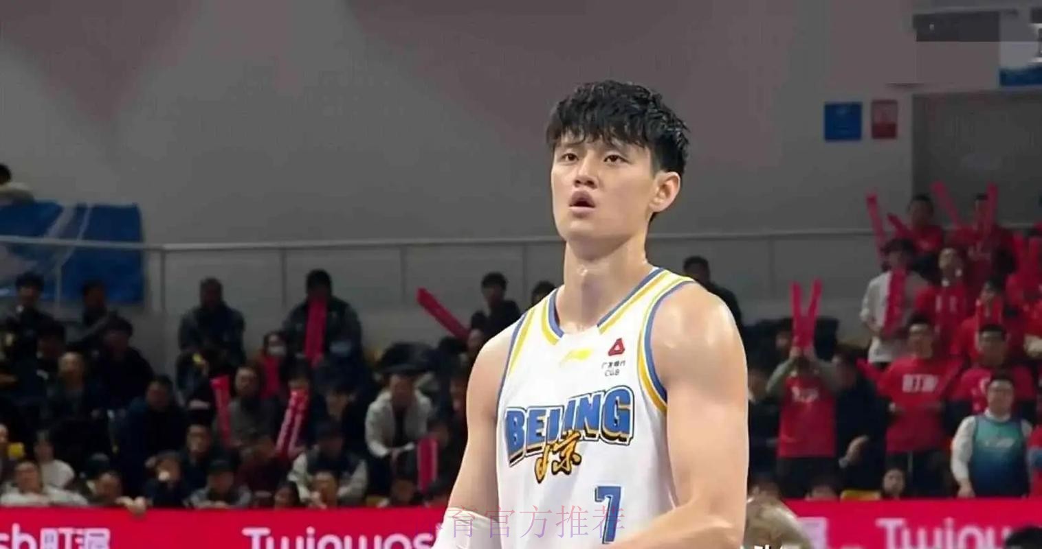 杰曼晒自己与小宝宝合影庆祝战胜宁波，全场砍下23分6助2断